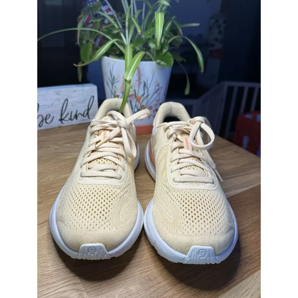 lululemon Unisex Beige/White Low Top Lace-Up Athletic Sneakers Rubber Outsole